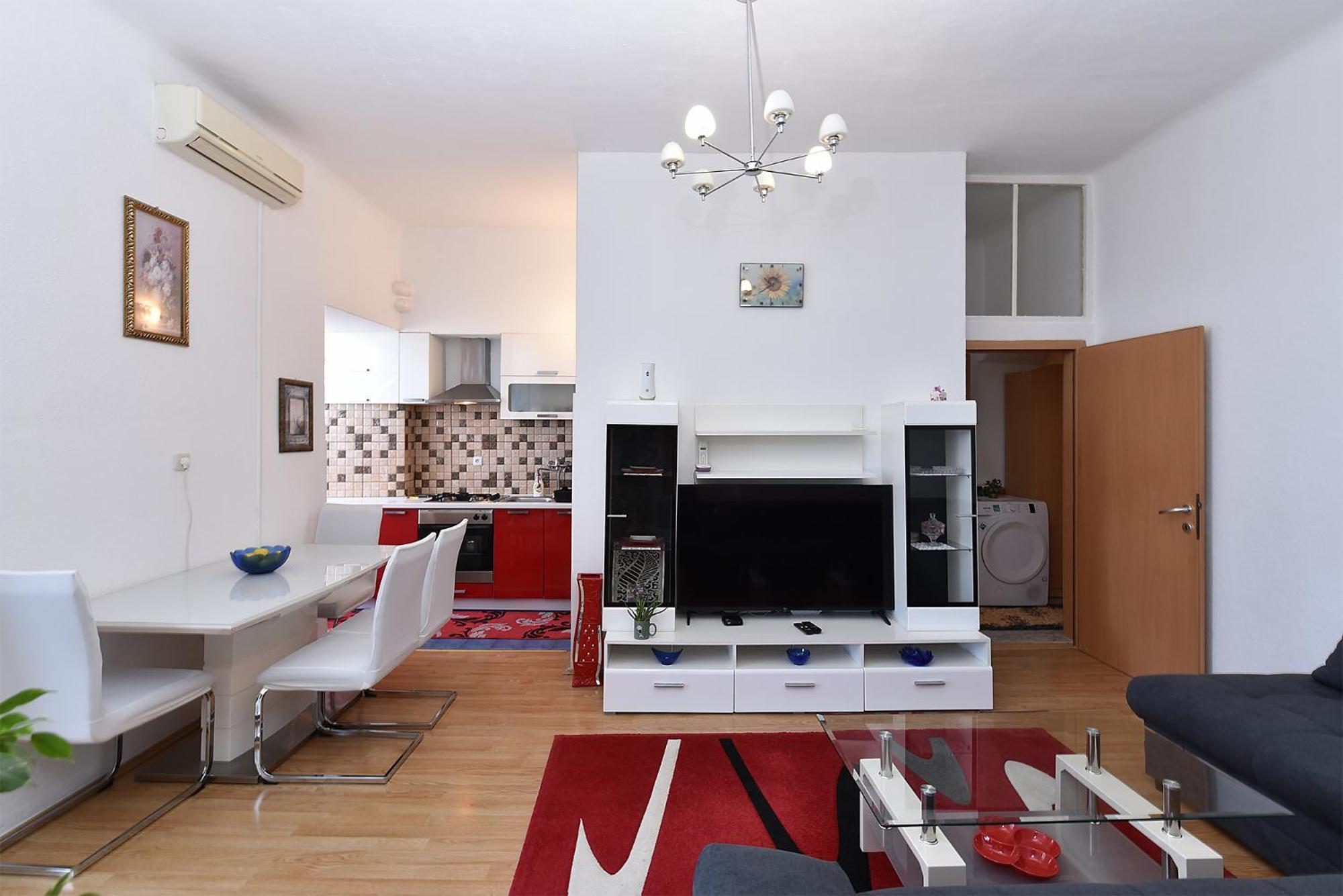 Stoja 2350 Apartma *