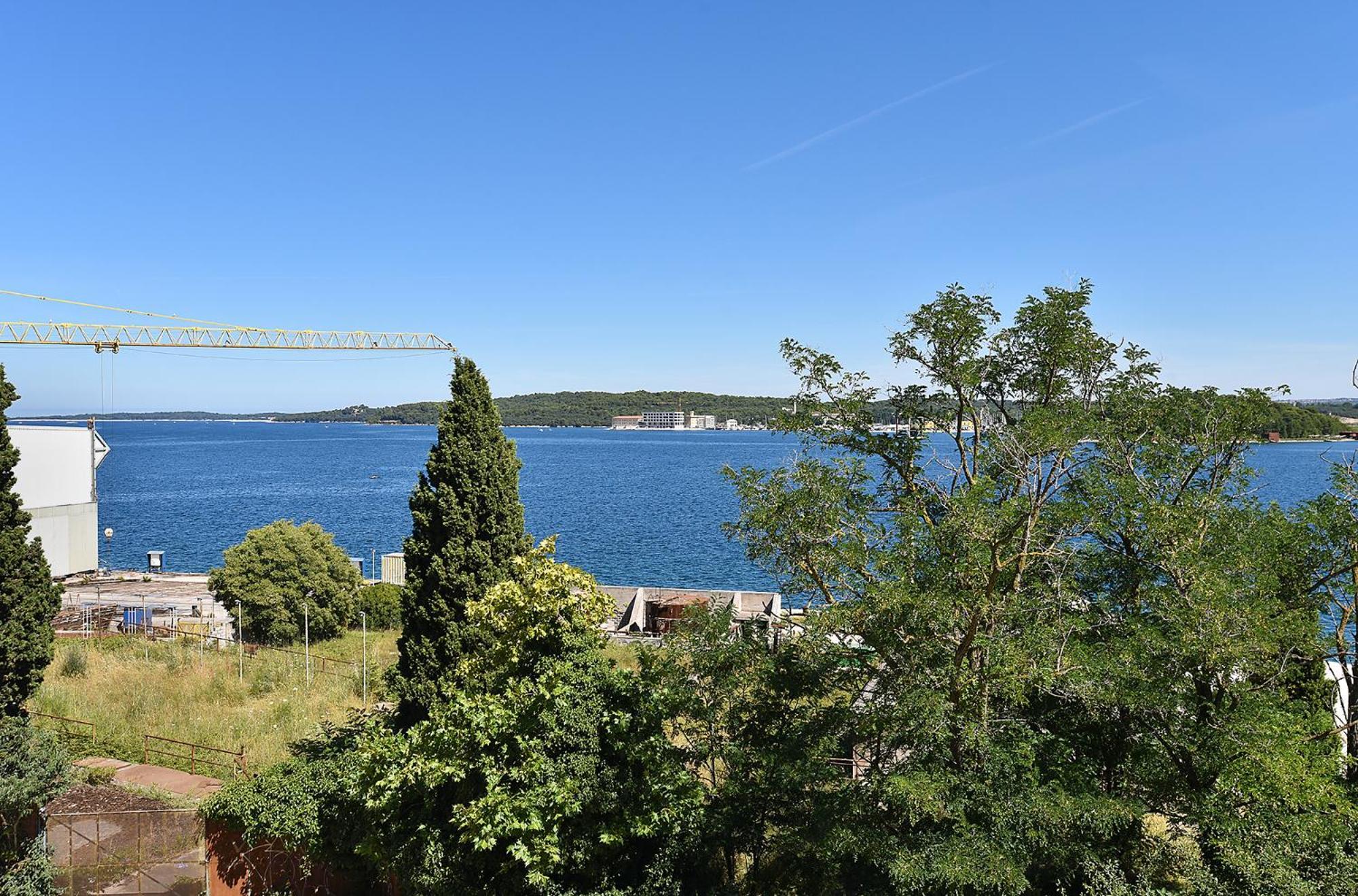 Stoja 2350 Apartma Pula