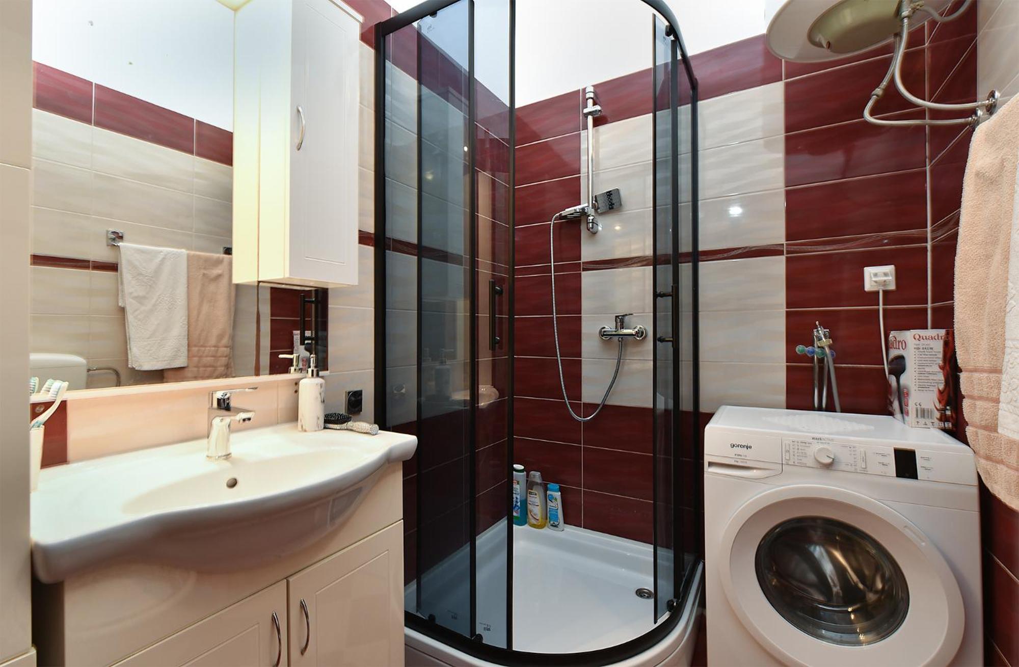 Stoja 2350 Apartma *